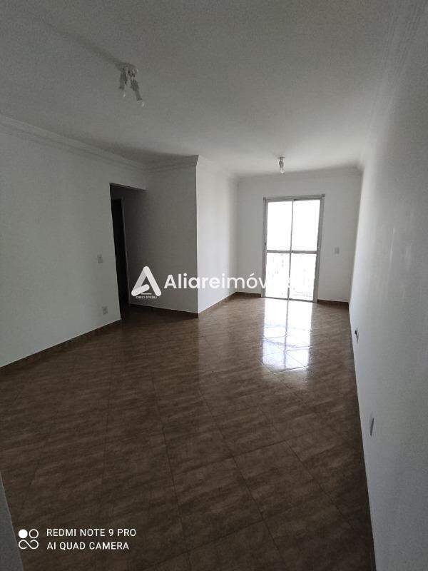 Apartamento à venda com 3 quartos, 61m² - Foto 1