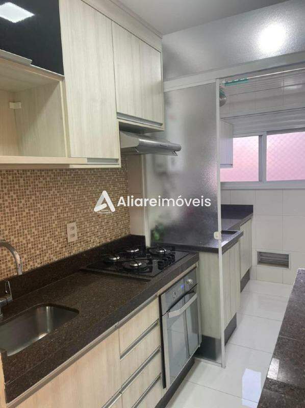 Apartamento à venda com 2 quartos, 66m² - Foto 17