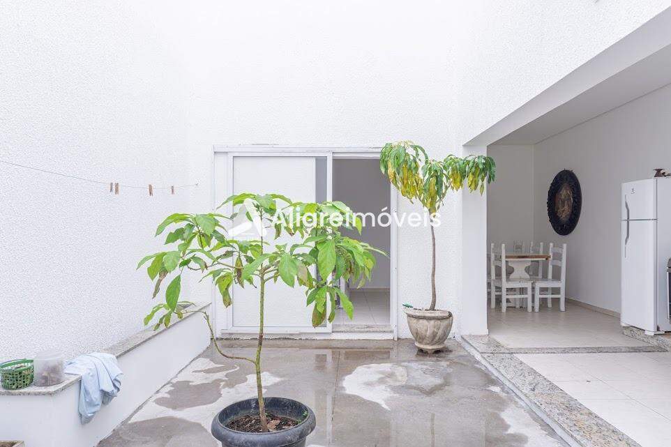 Casa à venda com 5 quartos, 350m² - Foto 20