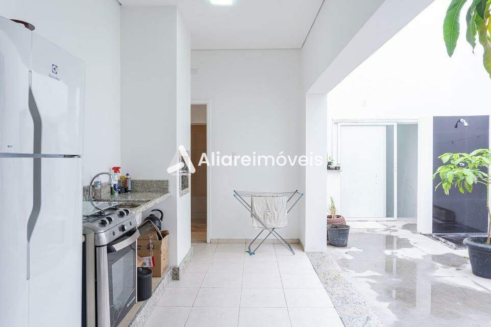 Casa à venda com 5 quartos, 350m² - Foto 15