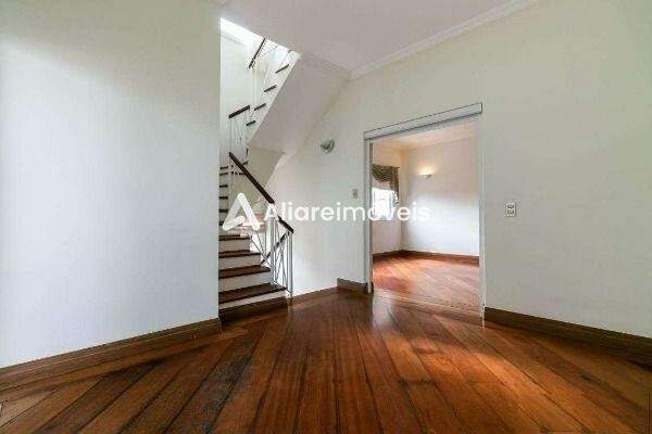 Casa para alugar com 4 quartos, 360m² - Foto 11