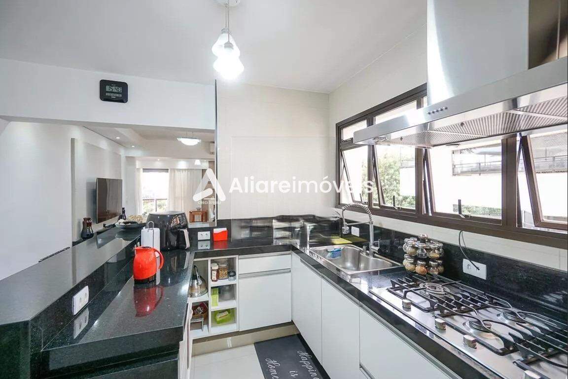 Apartamento para alugar com 3 quartos, 186m² - Foto 1