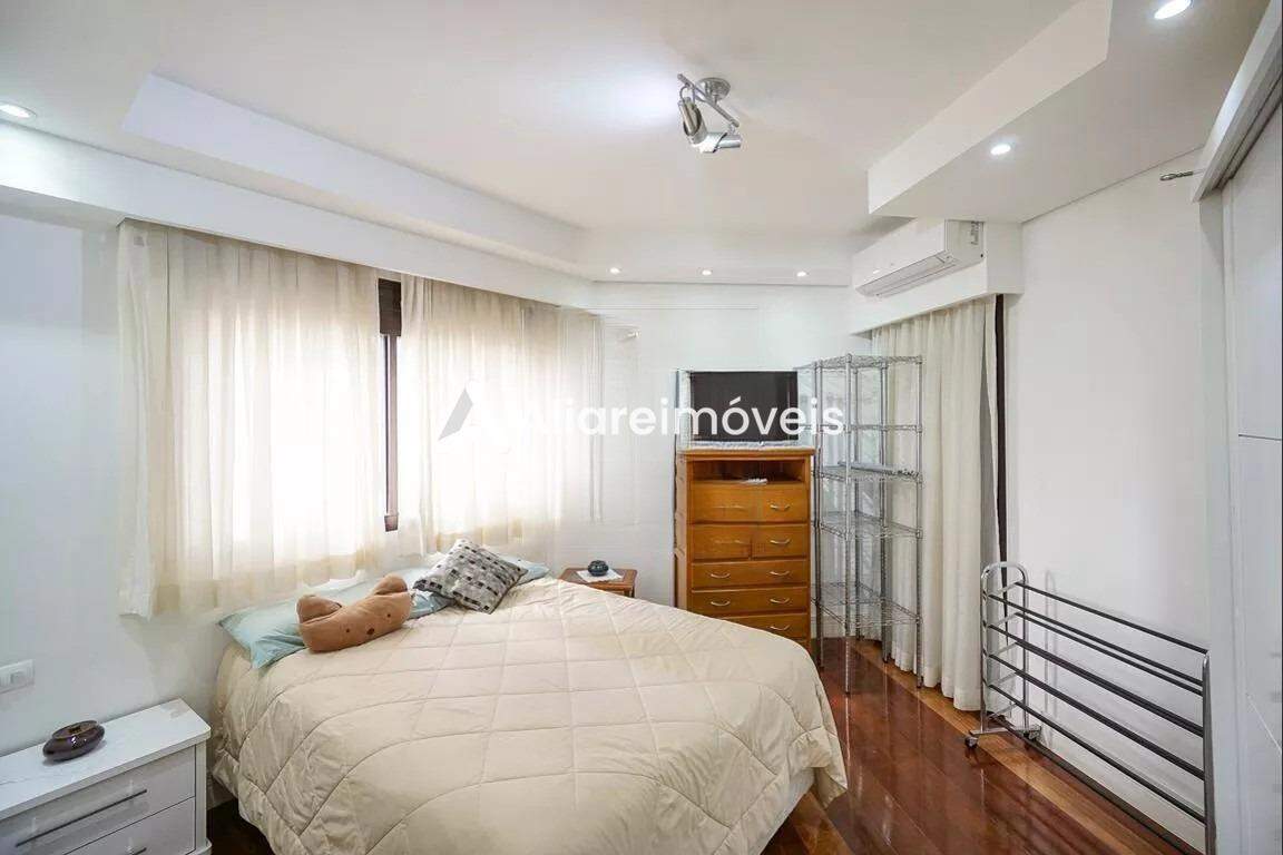 Apartamento para alugar com 3 quartos, 186m² - Foto 7