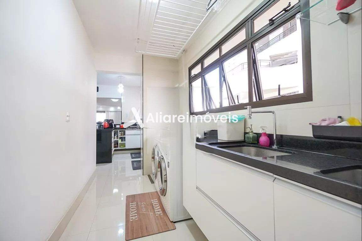 Apartamento para alugar com 3 quartos, 186m² - Foto 14