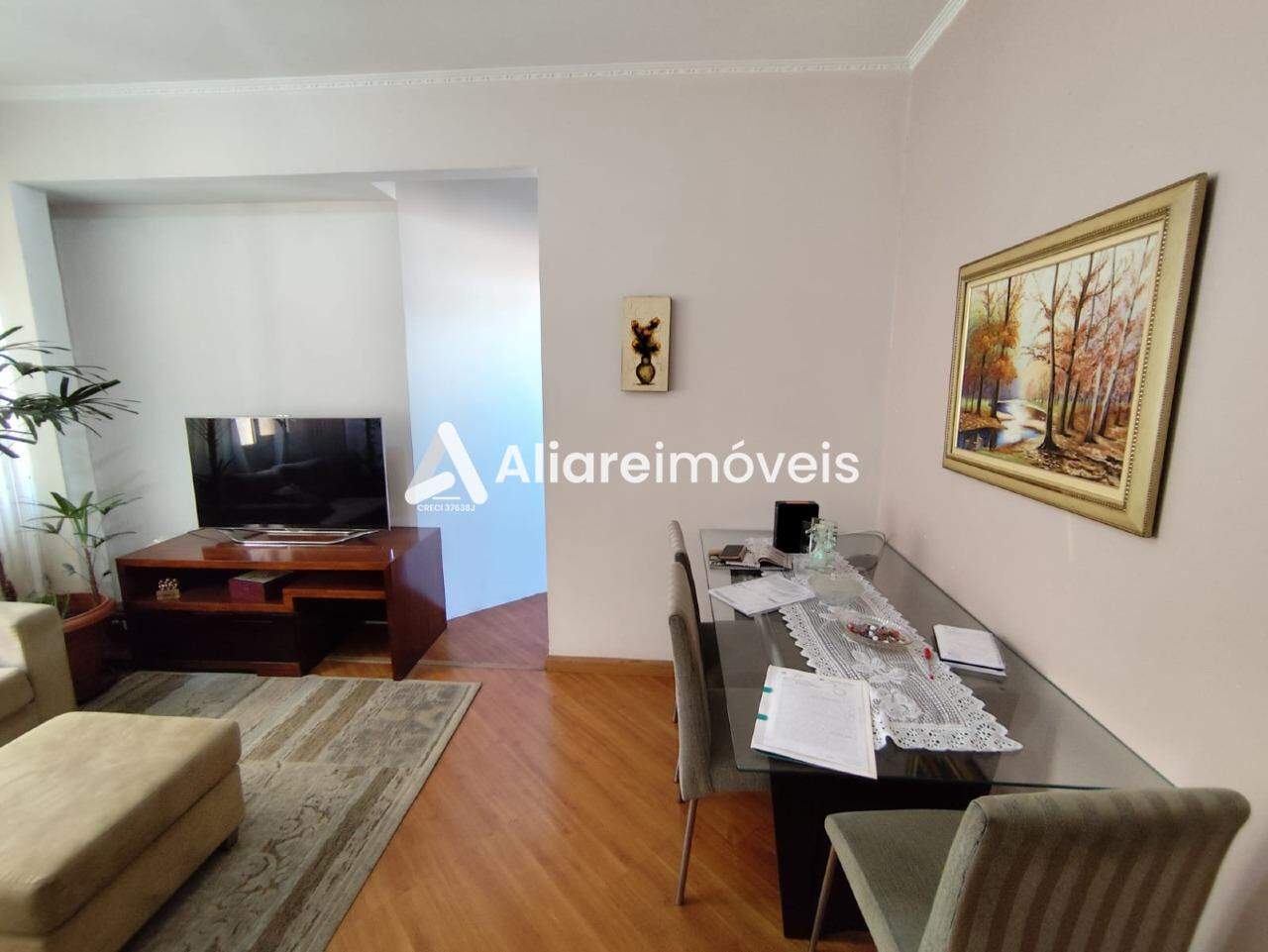 Apartamento à venda com 2 quartos, 70m² - Foto 3