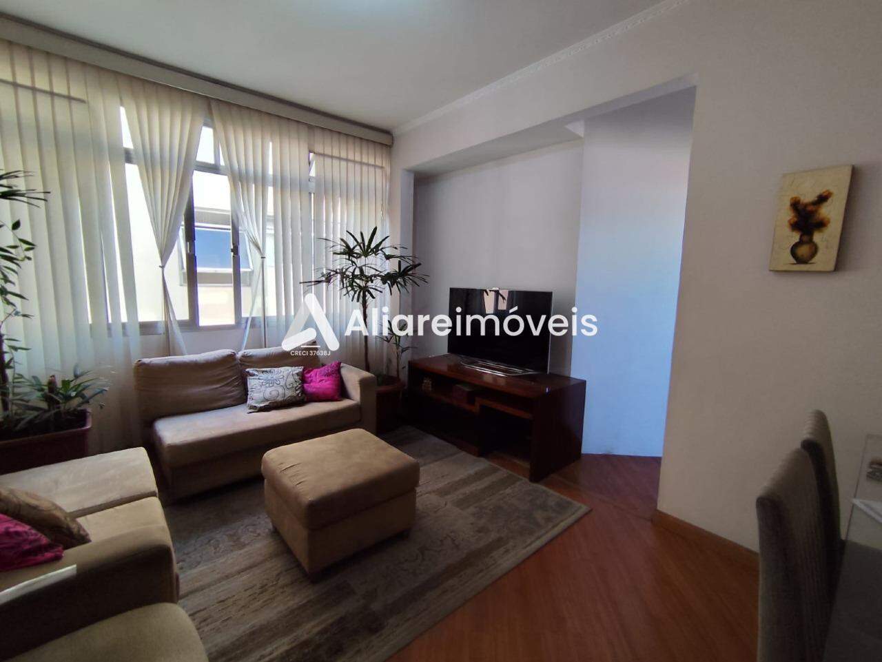 Apartamento à venda com 2 quartos, 70m² - Foto 1