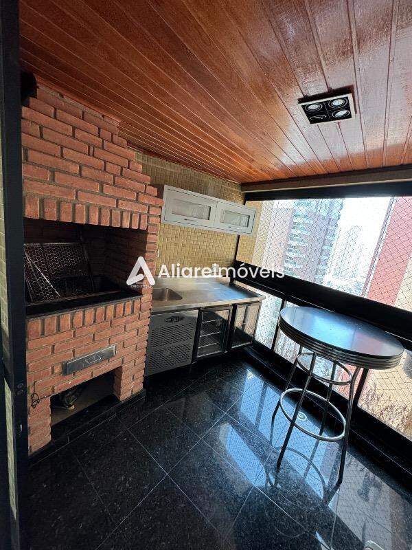 Apartamento à venda com 4 quartos, 193m² - Foto 8