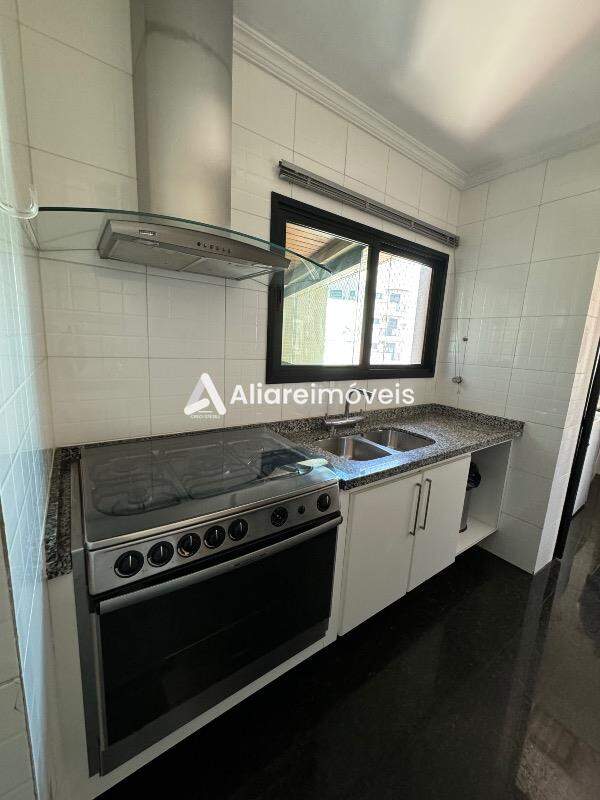 Apartamento à venda com 4 quartos, 193m² - Foto 9