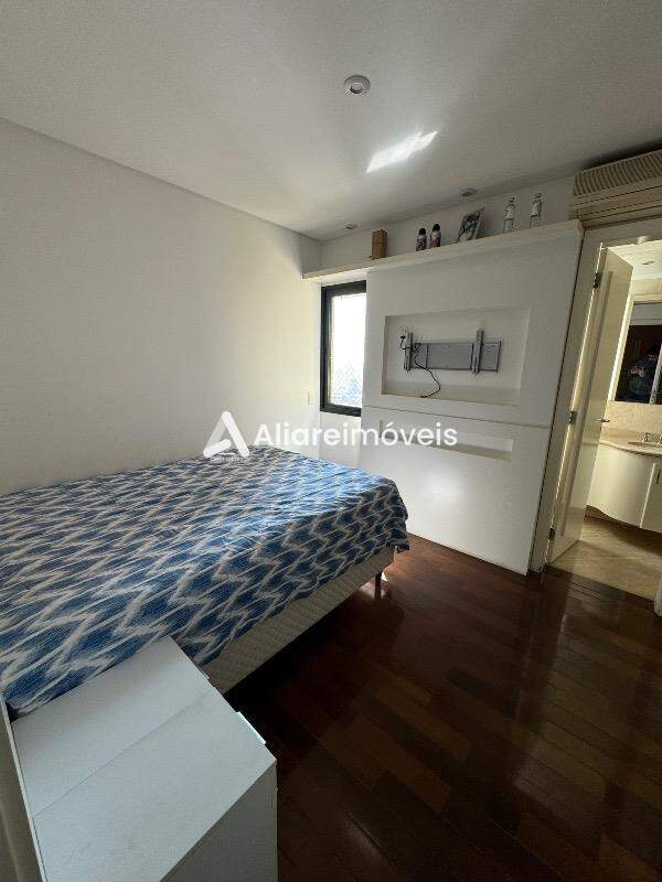 Apartamento à venda com 4 quartos, 193m² - Foto 13