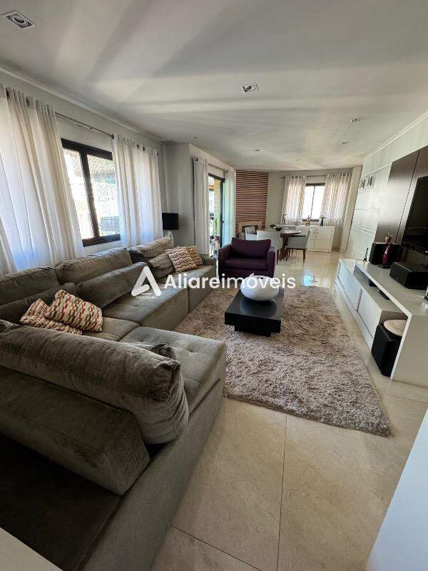 Apartamento à venda com 4 quartos, 193m² - Foto 1