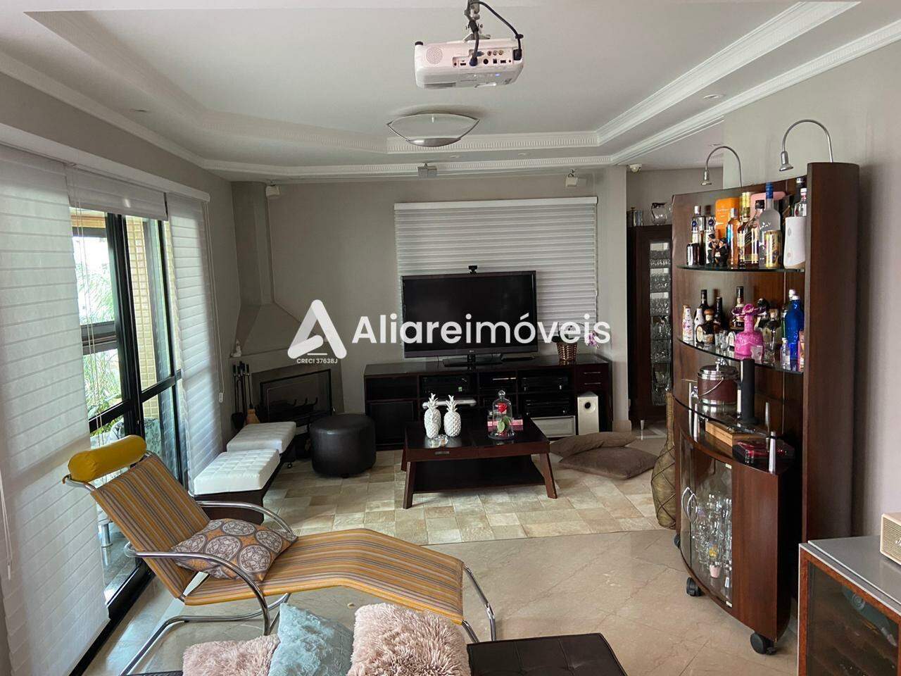 Apartamento à venda com 4 quartos, 193m² - Foto 7