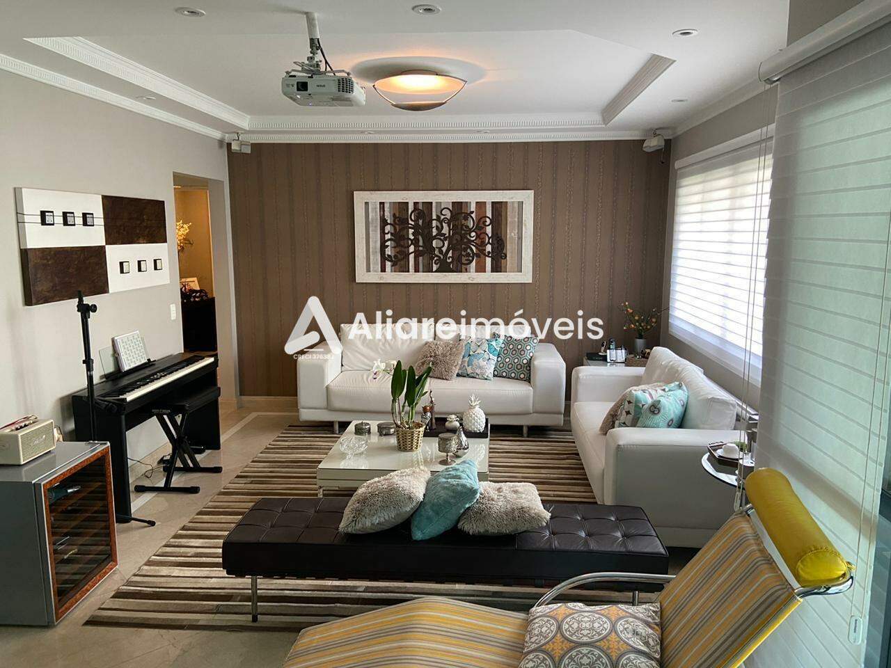 Apartamento à venda com 4 quartos, 193m² - Foto 1