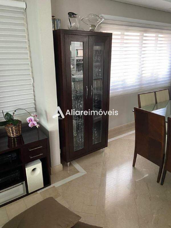 Apartamento à venda com 4 quartos, 193m² - Foto 15