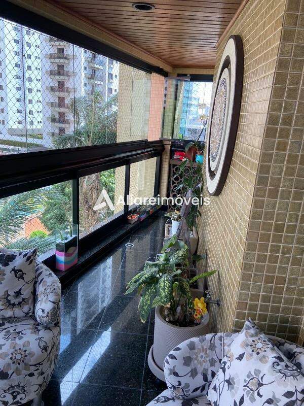 Apartamento à venda com 4 quartos, 193m² - Foto 6