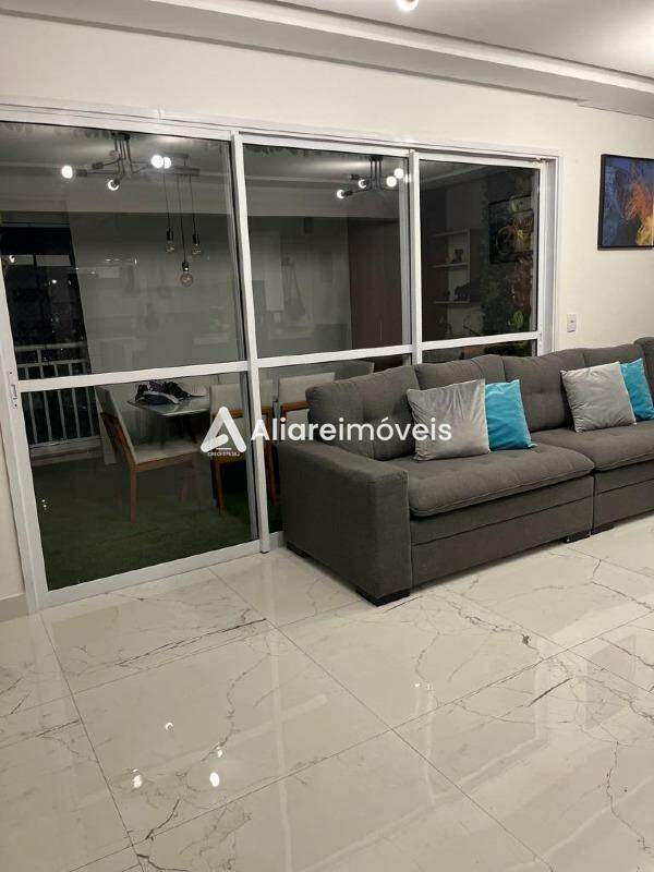 Apartamento à venda com 3 quartos, 110m² - Foto 2