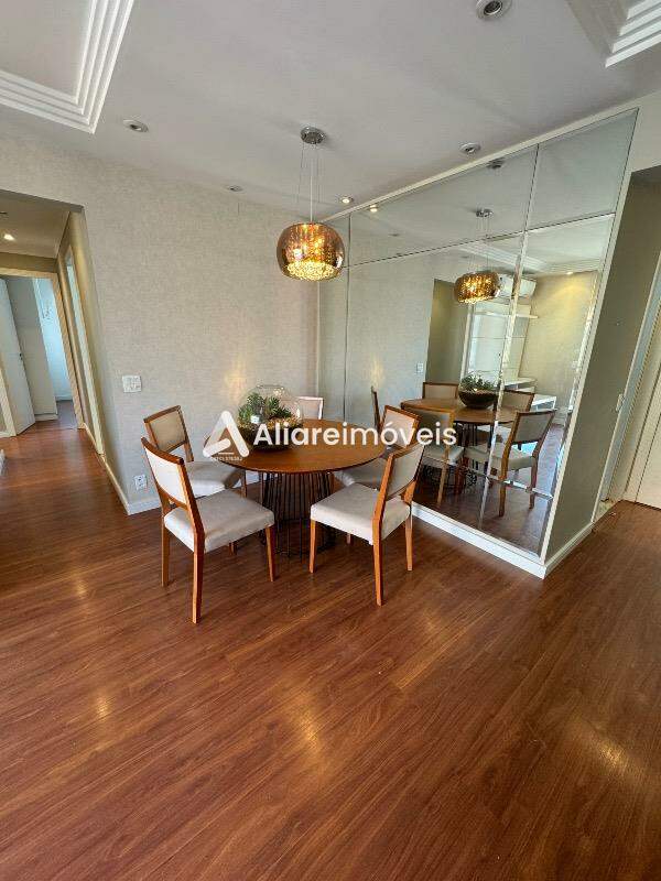 Apartamento à venda com 3 quartos, 76m² - Foto 2