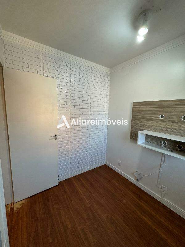 Apartamento à venda com 3 quartos, 76m² - Foto 8