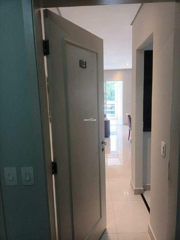 Apartamento à venda com 2 quartos, 64m² - Foto 2