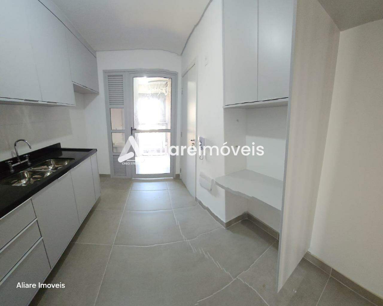 Apartamento para alugar com 3 quartos, 116m² - Foto 8