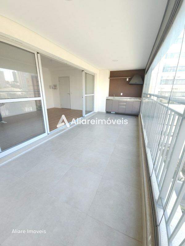 Apartamento para alugar com 3 quartos, 116m² - Foto 4