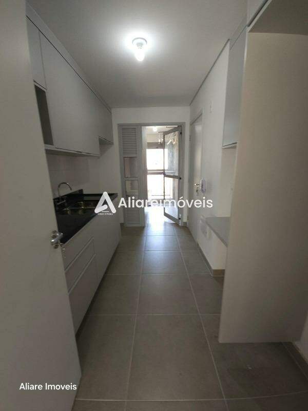 Apartamento para alugar com 3 quartos, 116m² - Foto 10