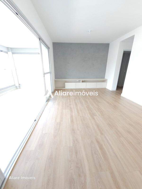 Apartamento para alugar com 3 quartos, 116m² - Foto 7