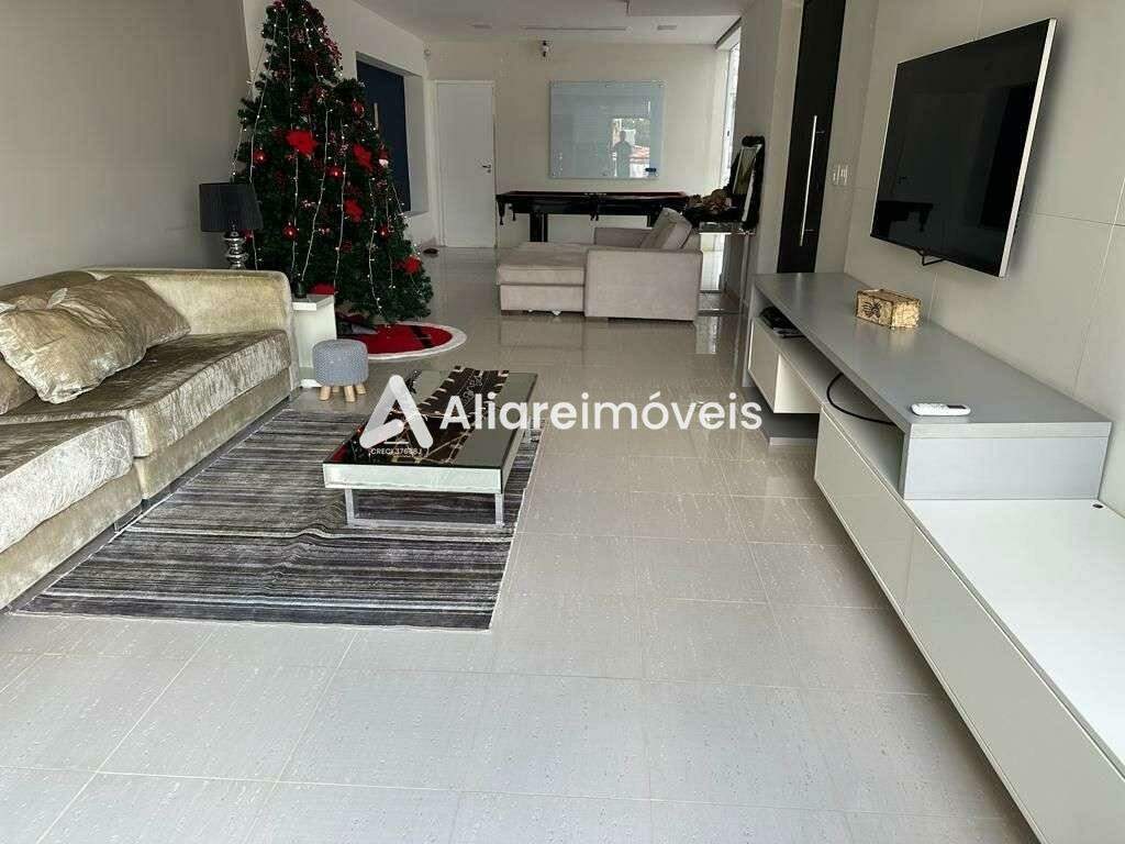 Casa para alugar com 3 quartos, 330m² - Foto 6