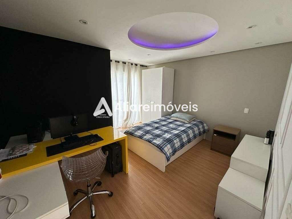 Casa para alugar com 3 quartos, 330m² - Foto 12