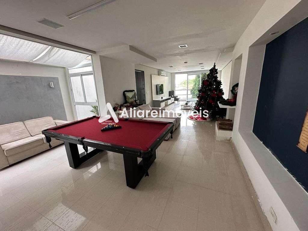 Casa para alugar com 3 quartos, 330m² - Foto 13