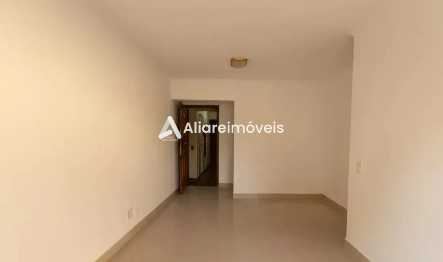 Apartamento à venda com 3 quartos, 70m² - Foto 3