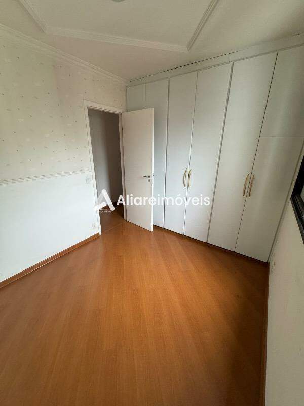 Apartamento à venda com 3 quartos, 75m² - Foto 8