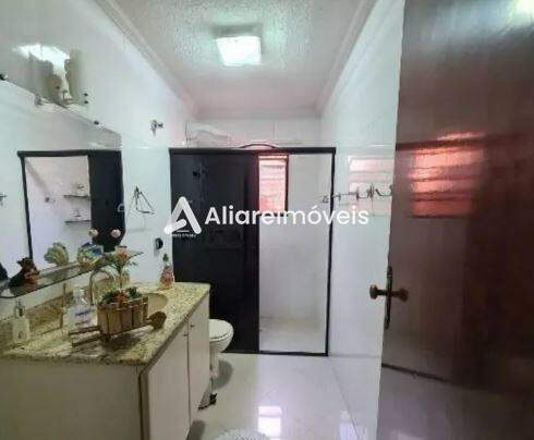 Casa para alugar com 3 quartos, 234m² - Foto 14