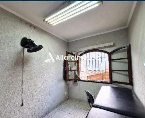 Casa para alugar com 3 quartos, 234m² - Foto 13