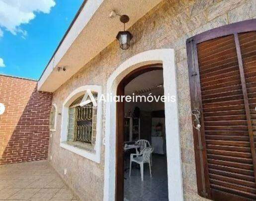 Casa para alugar com 3 quartos, 234m² - Foto 2