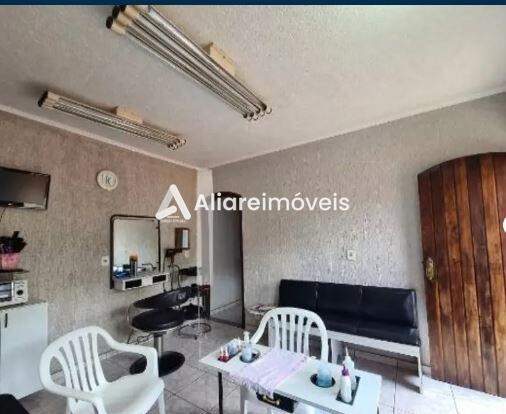 Casa para alugar com 3 quartos, 234m² - Foto 9