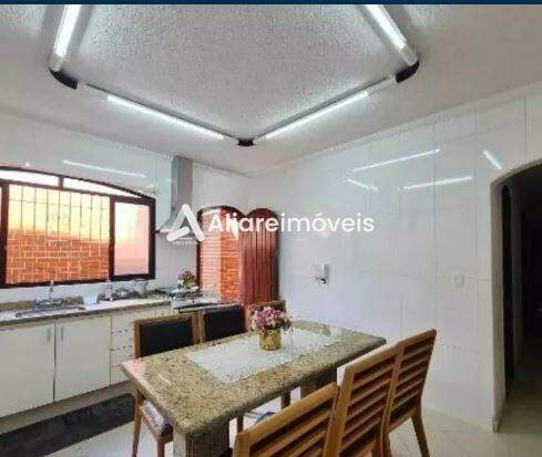 Casa para alugar com 3 quartos, 234m² - Foto 21