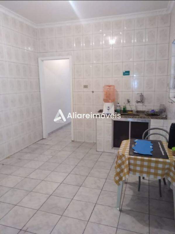 Casa para alugar com 2 quartos, 350m² - Foto 17