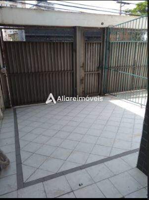 Casa para alugar com 2 quartos, 350m² - Foto 2