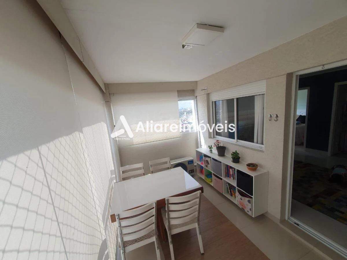 Apartamento à venda com 2 quartos, 61m² - Foto 3