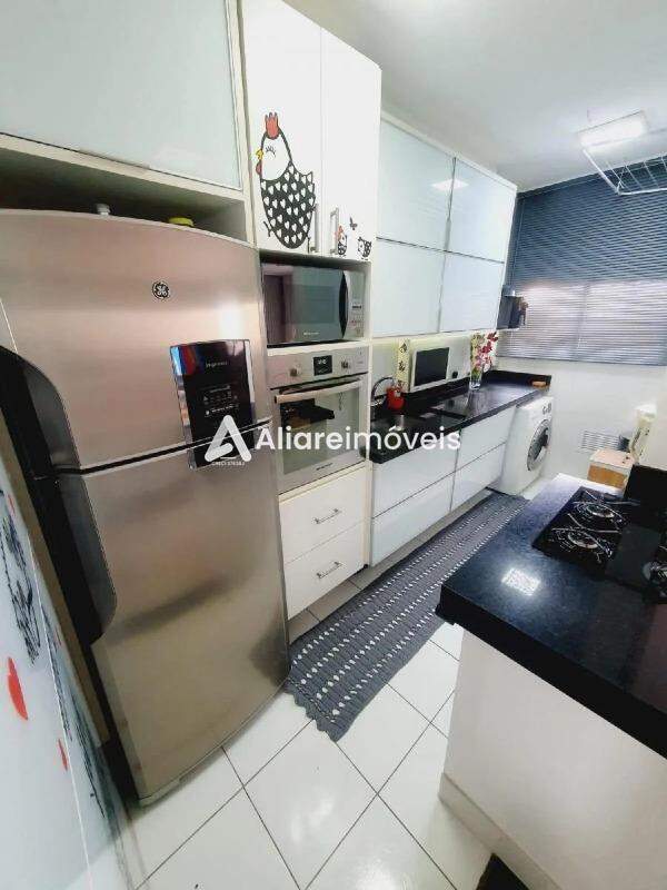 Apartamento à venda com 2 quartos, 61m² - Foto 10