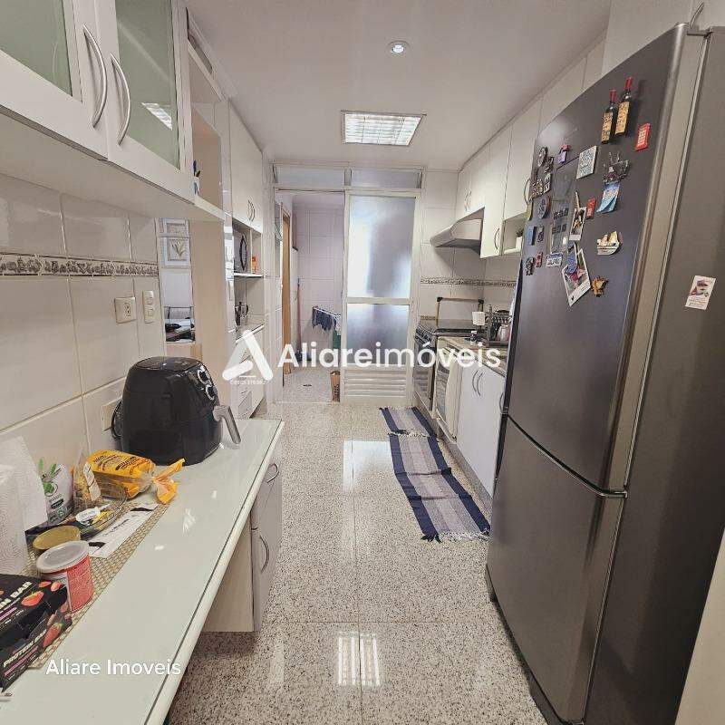 Apartamento à venda com 3 quartos, 105m² - Foto 17