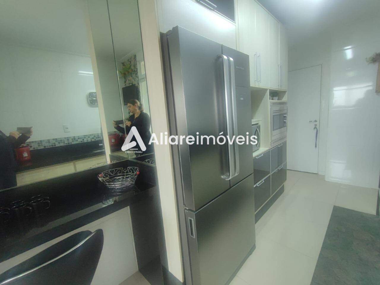 Apartamento à venda com 3 quartos, 115m² - Foto 13