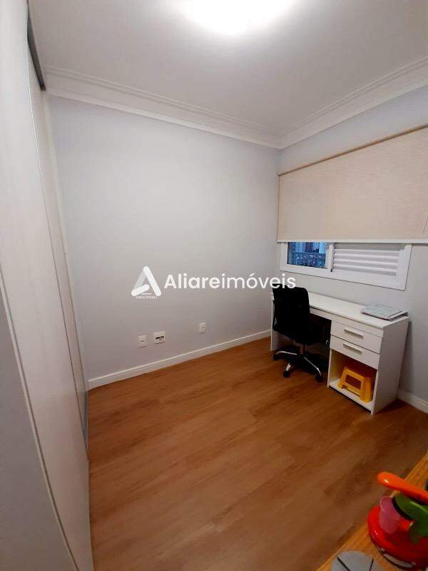 Apartamento à venda com 3 quartos, 97m² - Foto 9