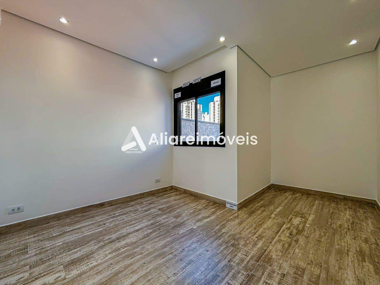 Casa à venda com 4 quartos, 160m² - Foto 11