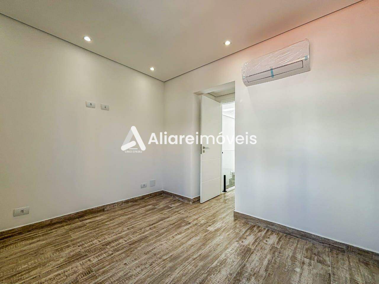 Casa à venda com 4 quartos, 160m² - Foto 7