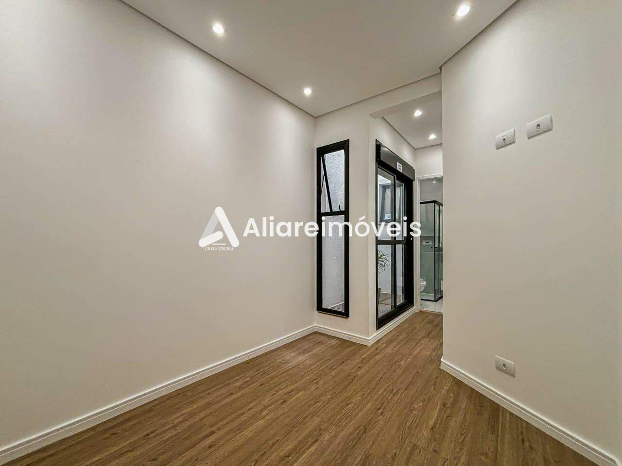 Casa à venda com 4 quartos, 160m² - Foto 3