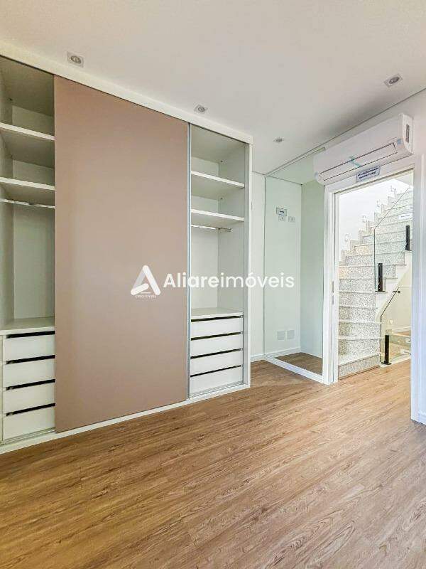 Casa à venda com 4 quartos, 160m² - Foto 4