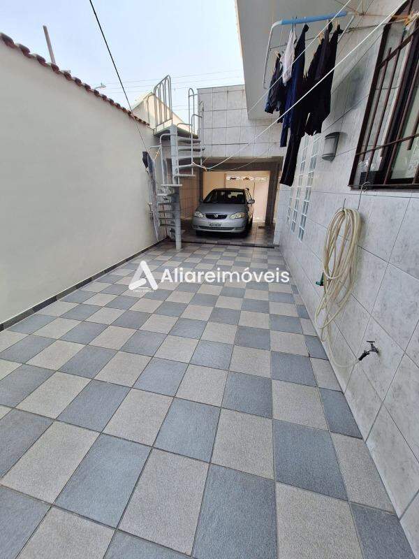 Casa à venda com 4 quartos, 180m² - Foto 14