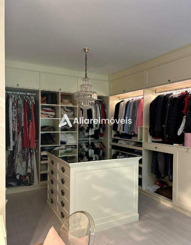 Casa para alugar com 4 quartos, 390m² - Foto 11