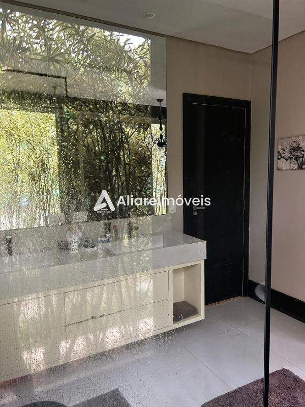 Casa para alugar com 4 quartos, 390m² - Foto 16